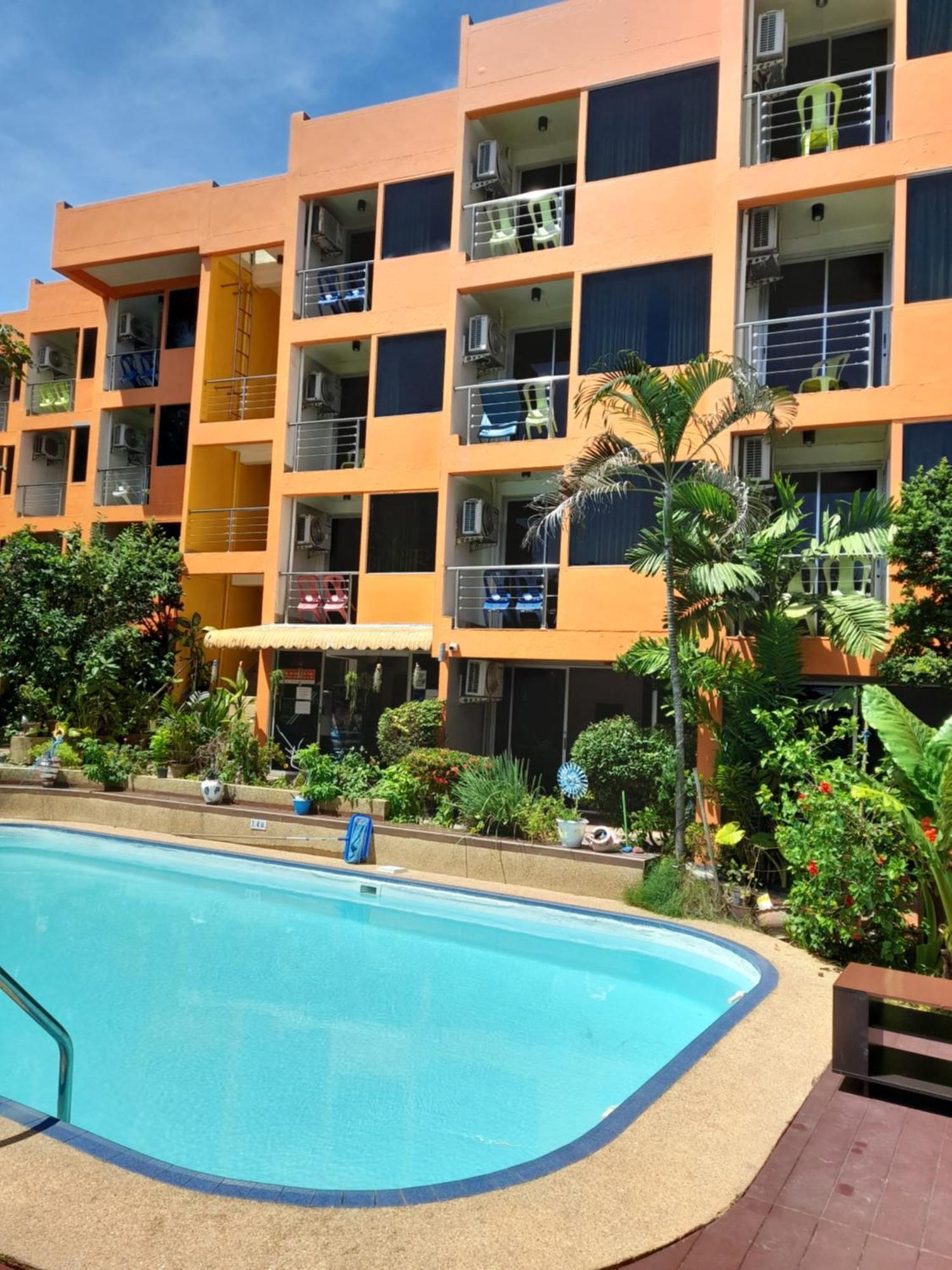 Porterhouse Beach Hotel Patong Exteriör bild