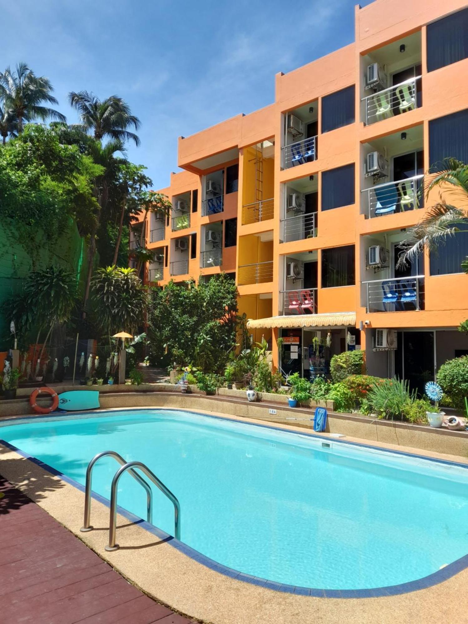 Porterhouse Beach Hotel Patong Exteriör bild