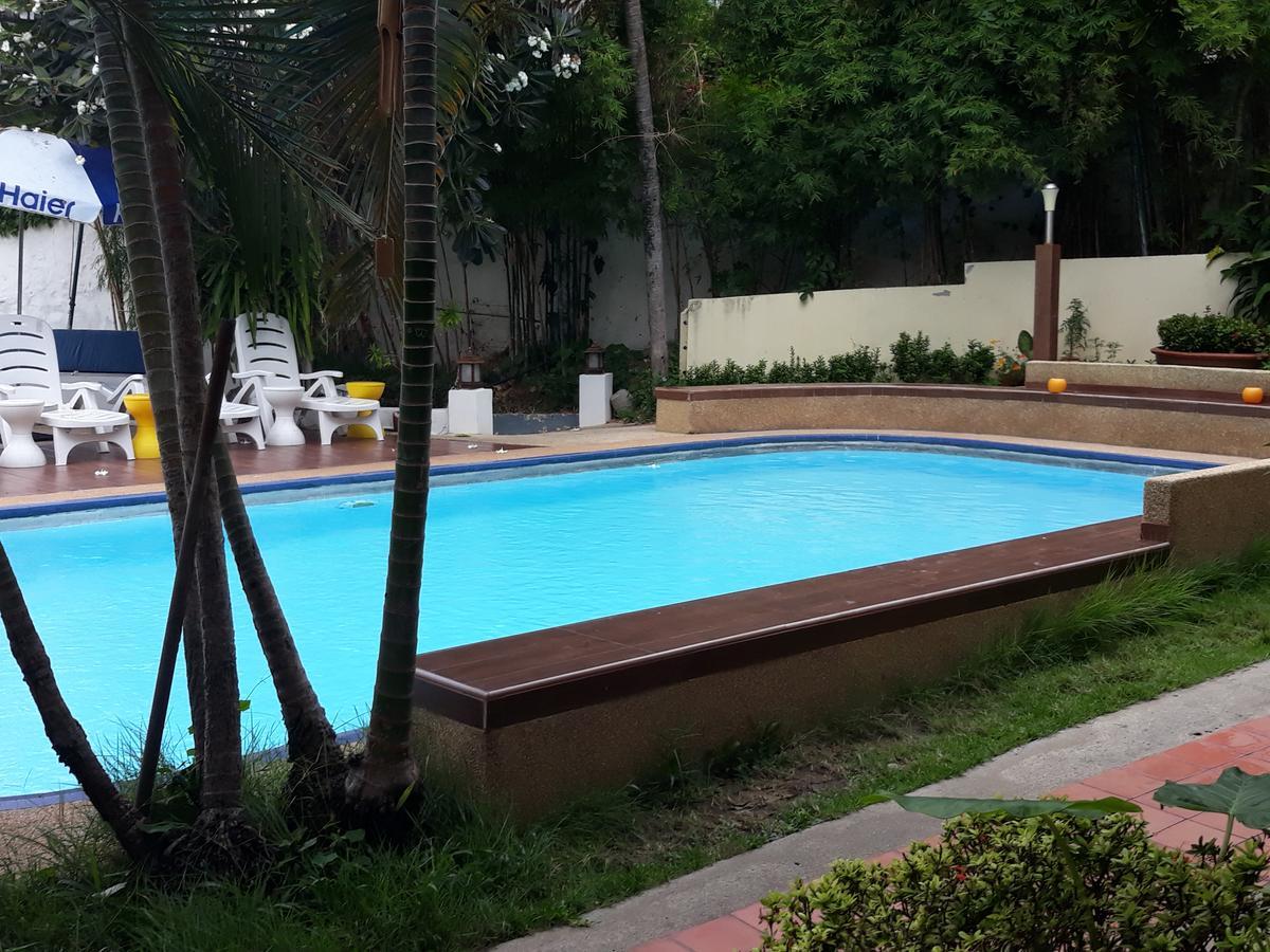 Porterhouse Beach Hotel Patong Exteriör bild