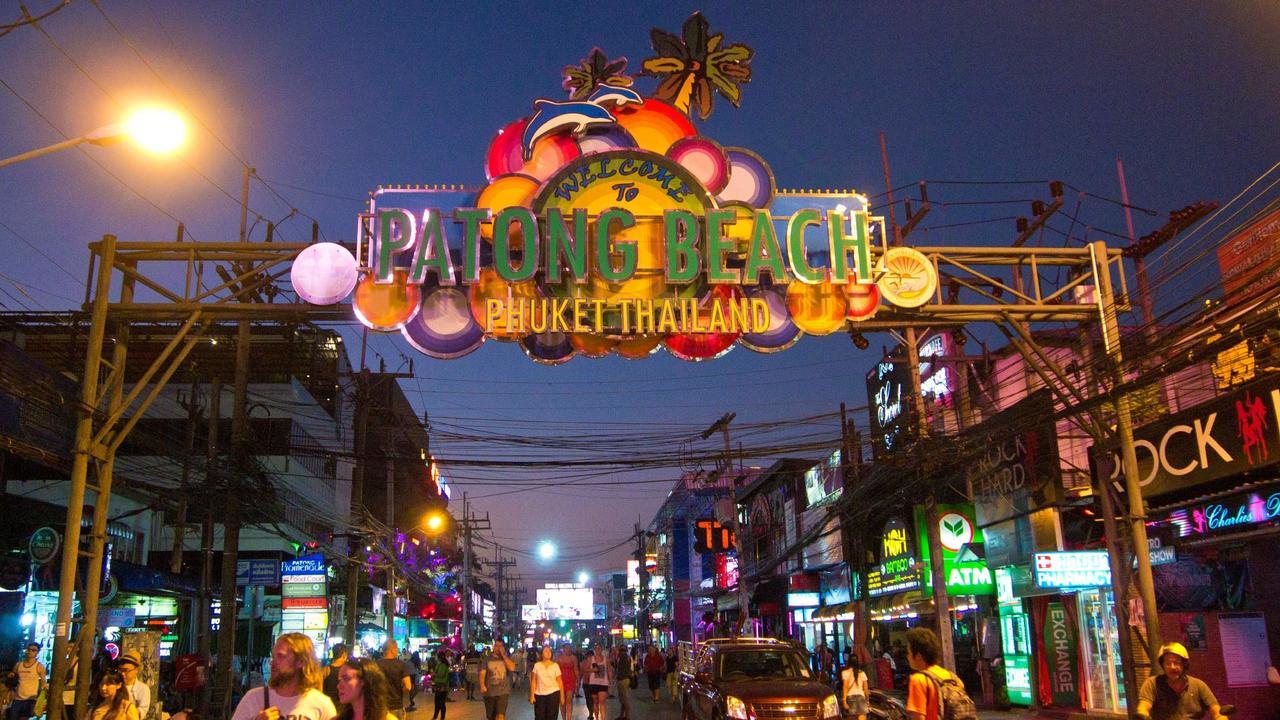 Porterhouse Beach Hotel Patong Exteriör bild