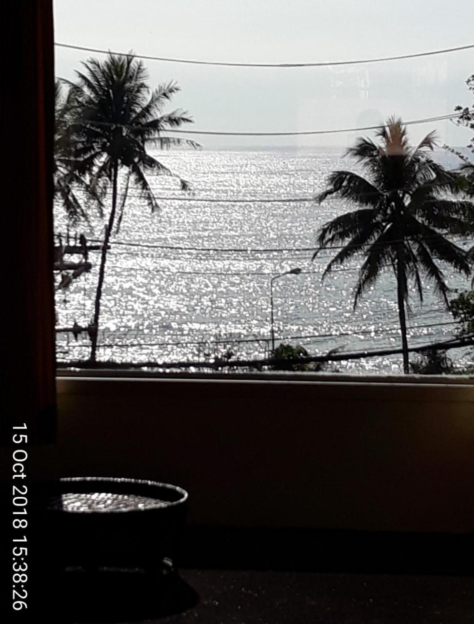 Porterhouse Beach Hotel Patong Exteriör bild