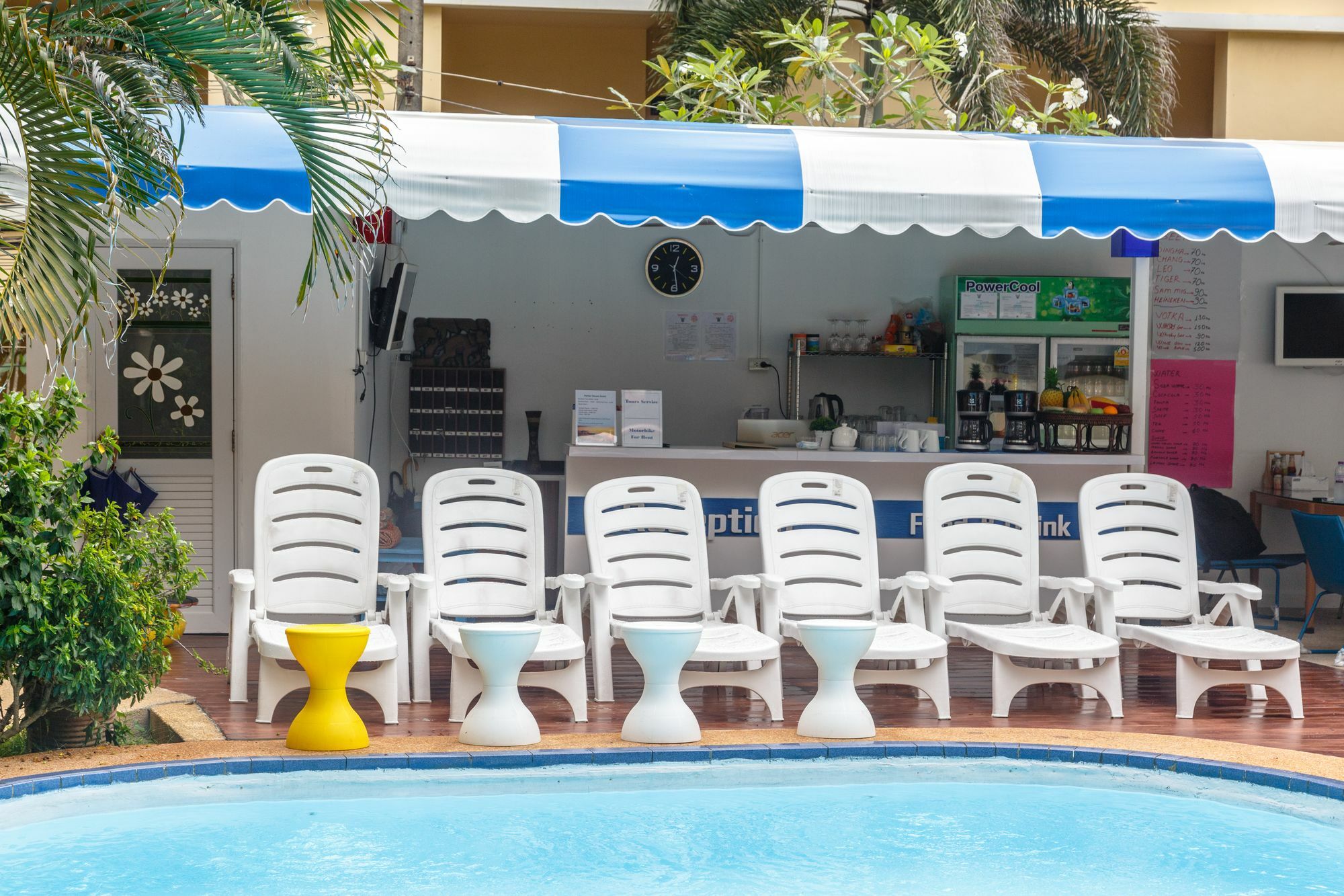 Porterhouse Beach Hotel Patong Exteriör bild